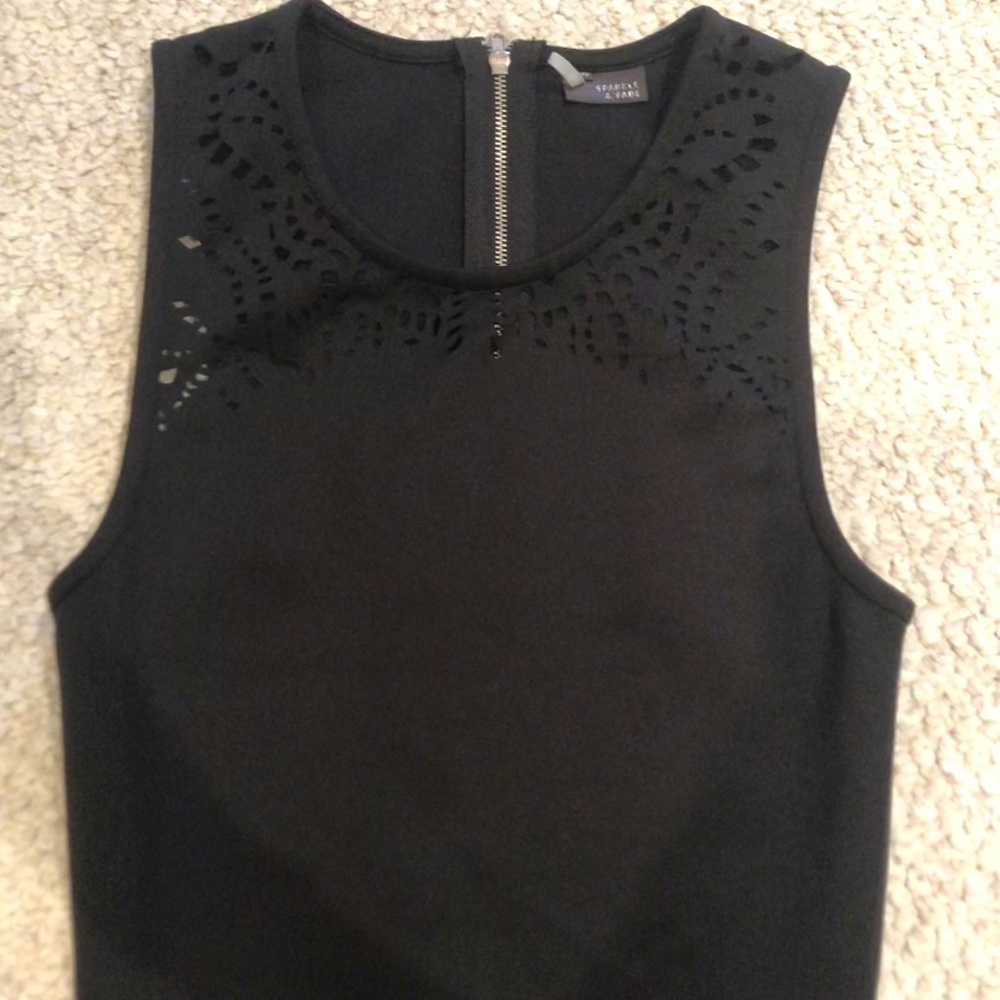 Black Zip-Back Crop Top